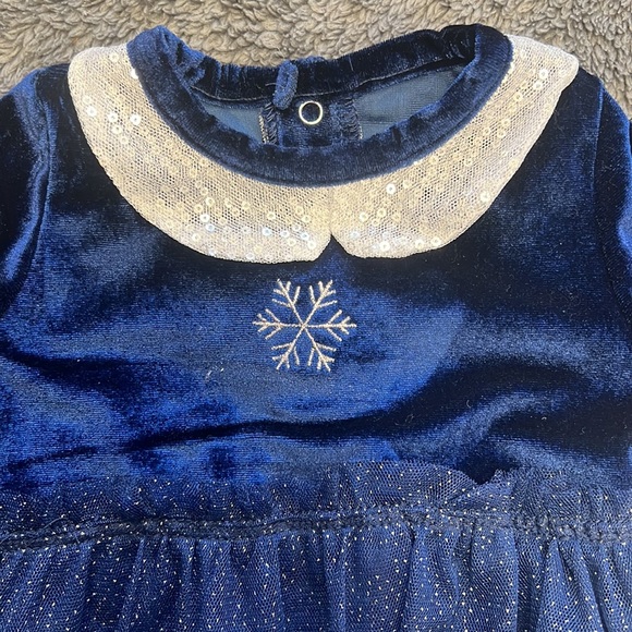 Baby girl snowflake fit - Picture 3 of 10